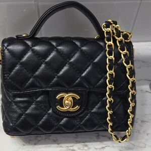Gorgeous Black And Gold Crossbody Purse.